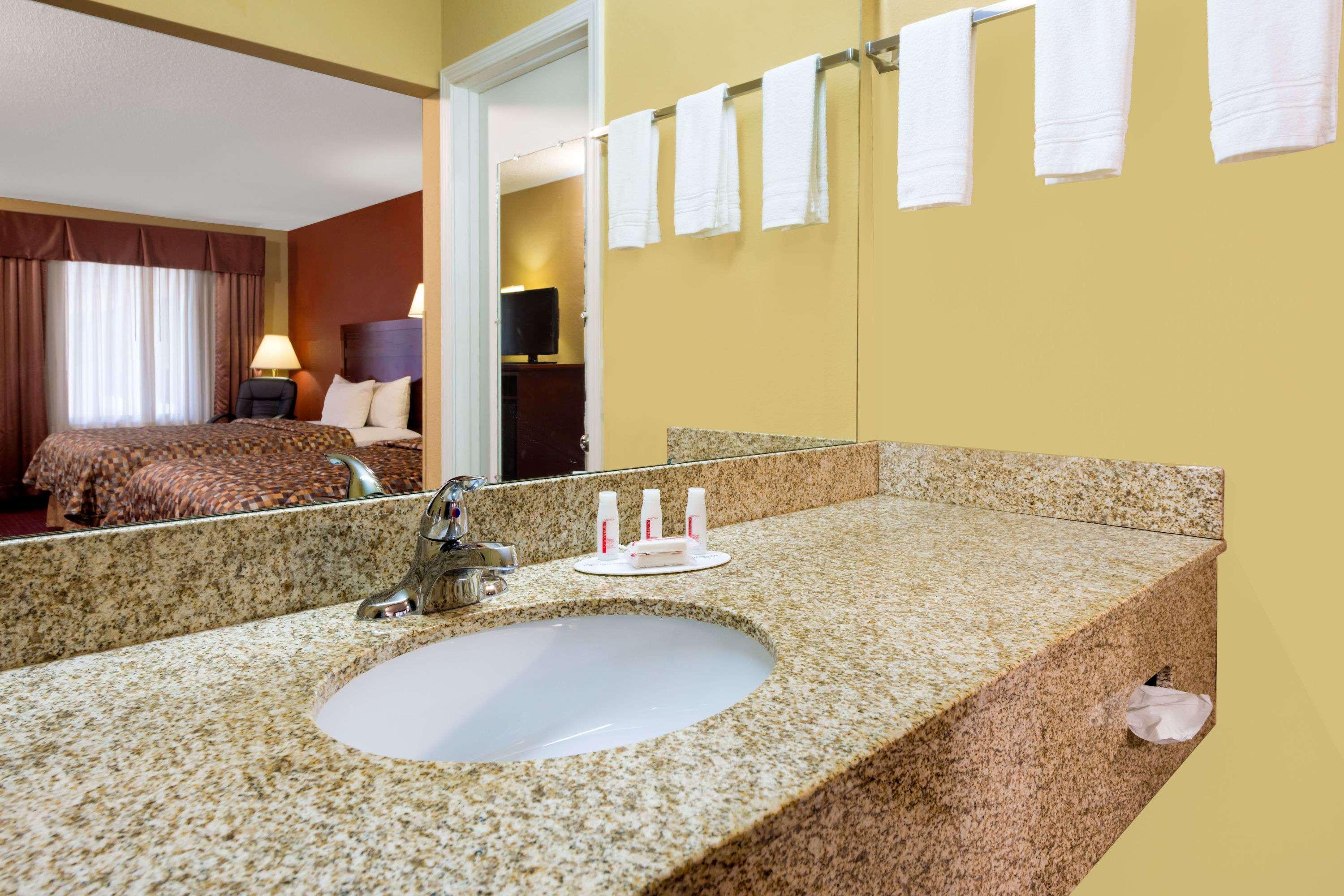 Days Inn By Wyndham St. Robert Waynesville/Ft. Leonard Wood Zewnętrze zdjęcie